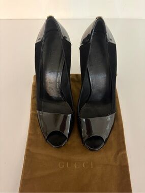 Gucci Black Patent leather & Suede platform Peep-Toe Pumps